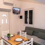 Anxhelo Villa